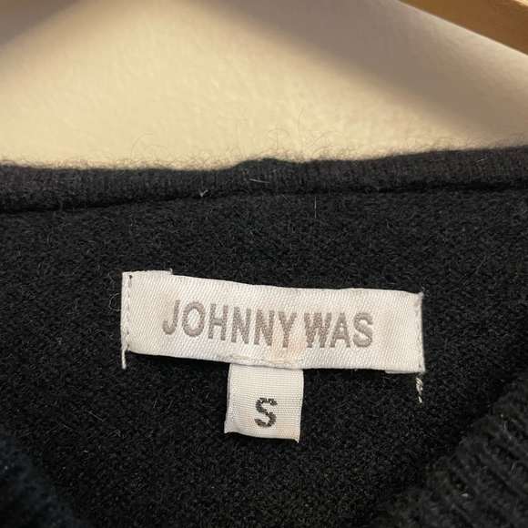 Johnny Was Cashmere Black and Red V-Neck Sweater with Floral Embroidery - Picture 2 of 6